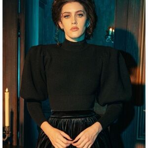 La Femme En Noir Black Victorian Cycling Pullover Sweater | size M/L